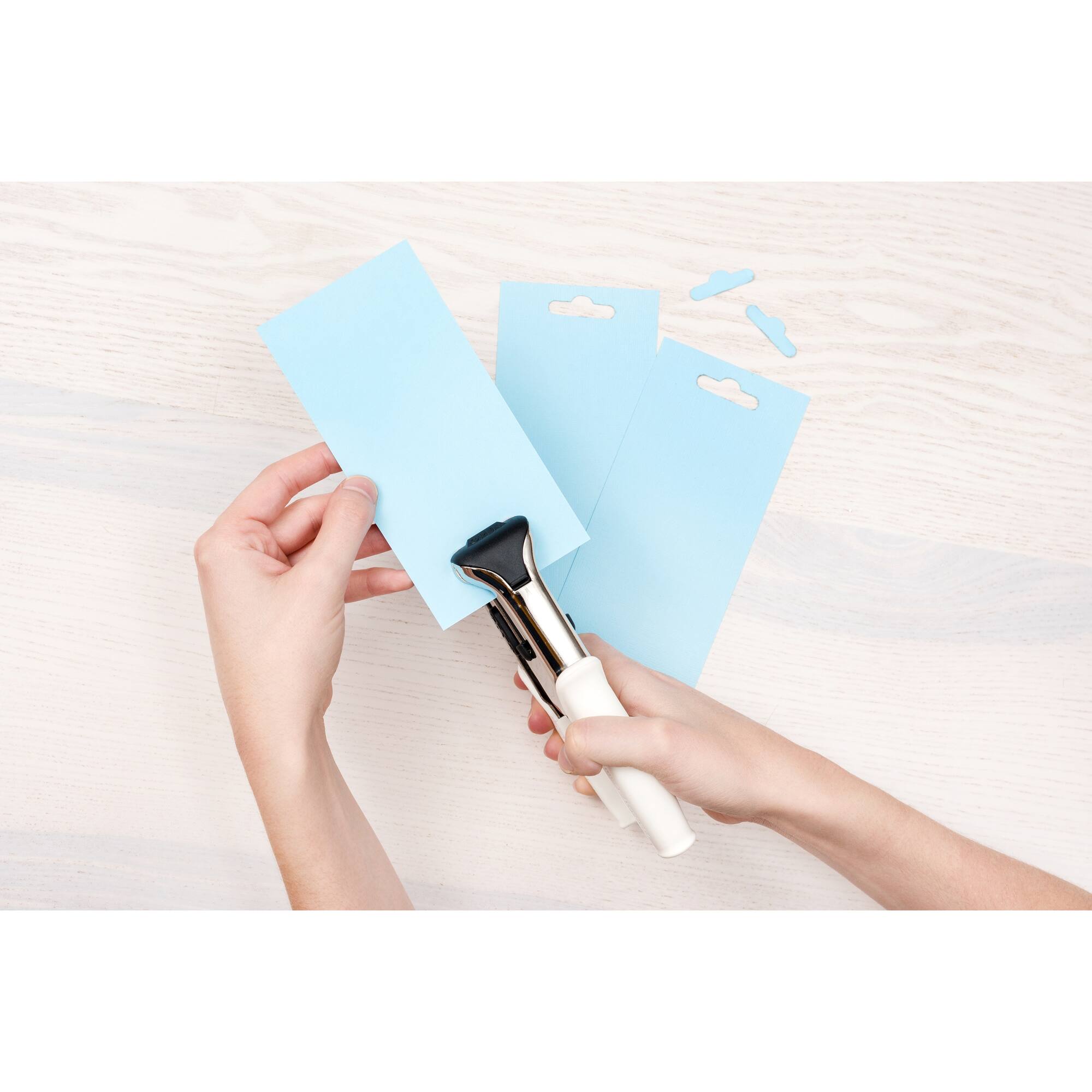 We R Memory Keepers® Crop-A-Dile® Euro Hook Power Punch